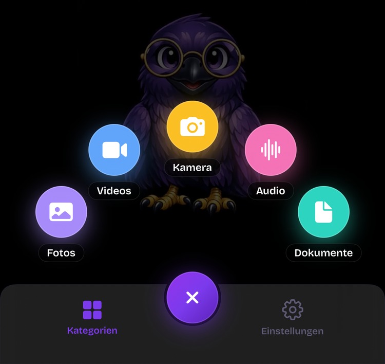 ArkWarden-Home-Bildschirm mit geöffnetem Plus-Menü um den Raben, mit Fotos, Videos, Kamera, Audio und Dokumenten