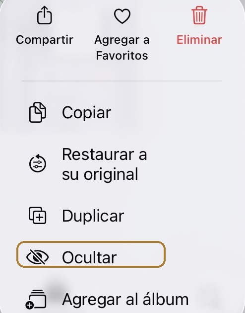 Menú de acciones rápidas en iOS 26 al mantener pulsada una miniatura, con Ocultar resaltado más abajo en el menú