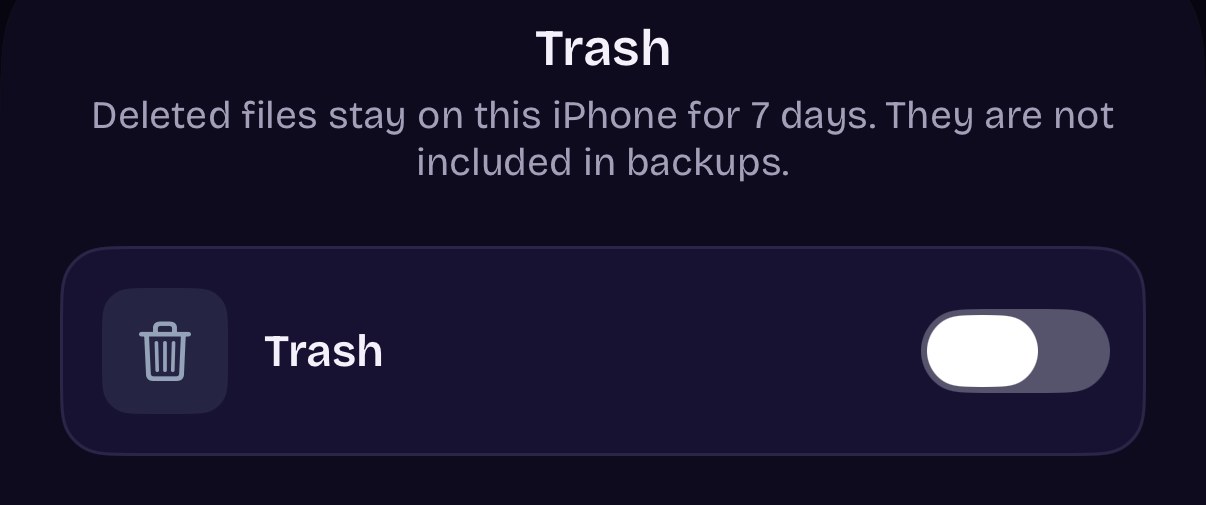 ArkWarden Trash setting, switched off, explaining that deleted files stay 7 days and are not included in backups